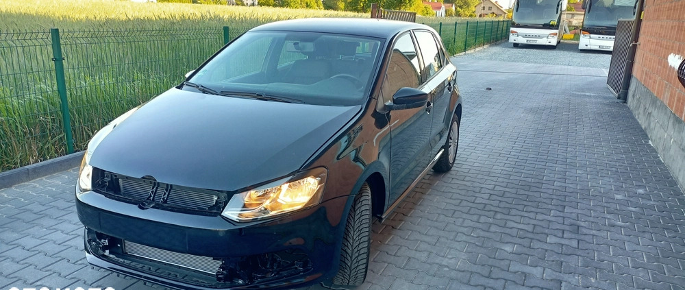 Volkswagen Polo cena 23800 przebieg: 175000, rok produkcji 2015 z Wieruszów małe 4